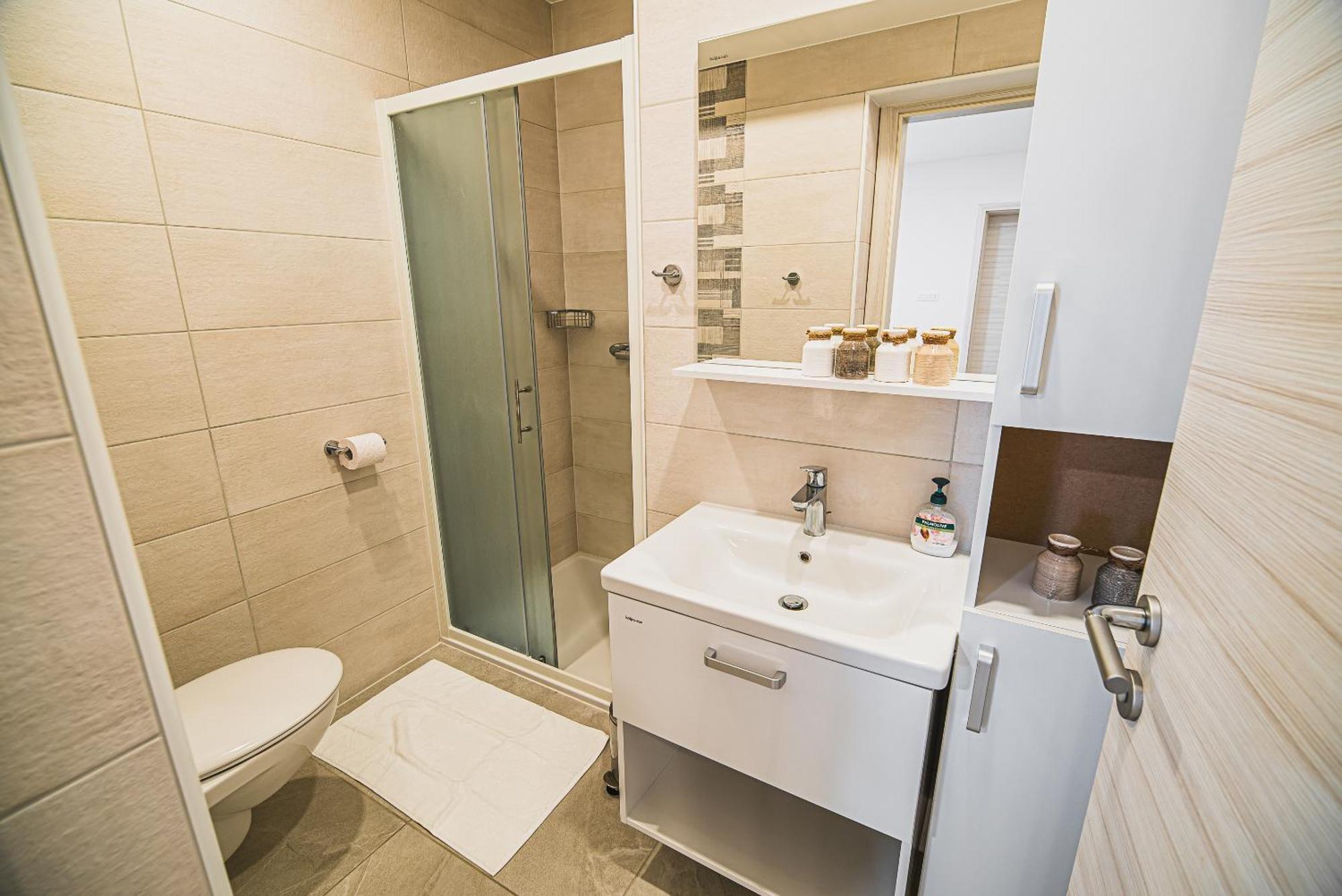 Gotar Apartment With Garden Кобарид Екстериор снимка