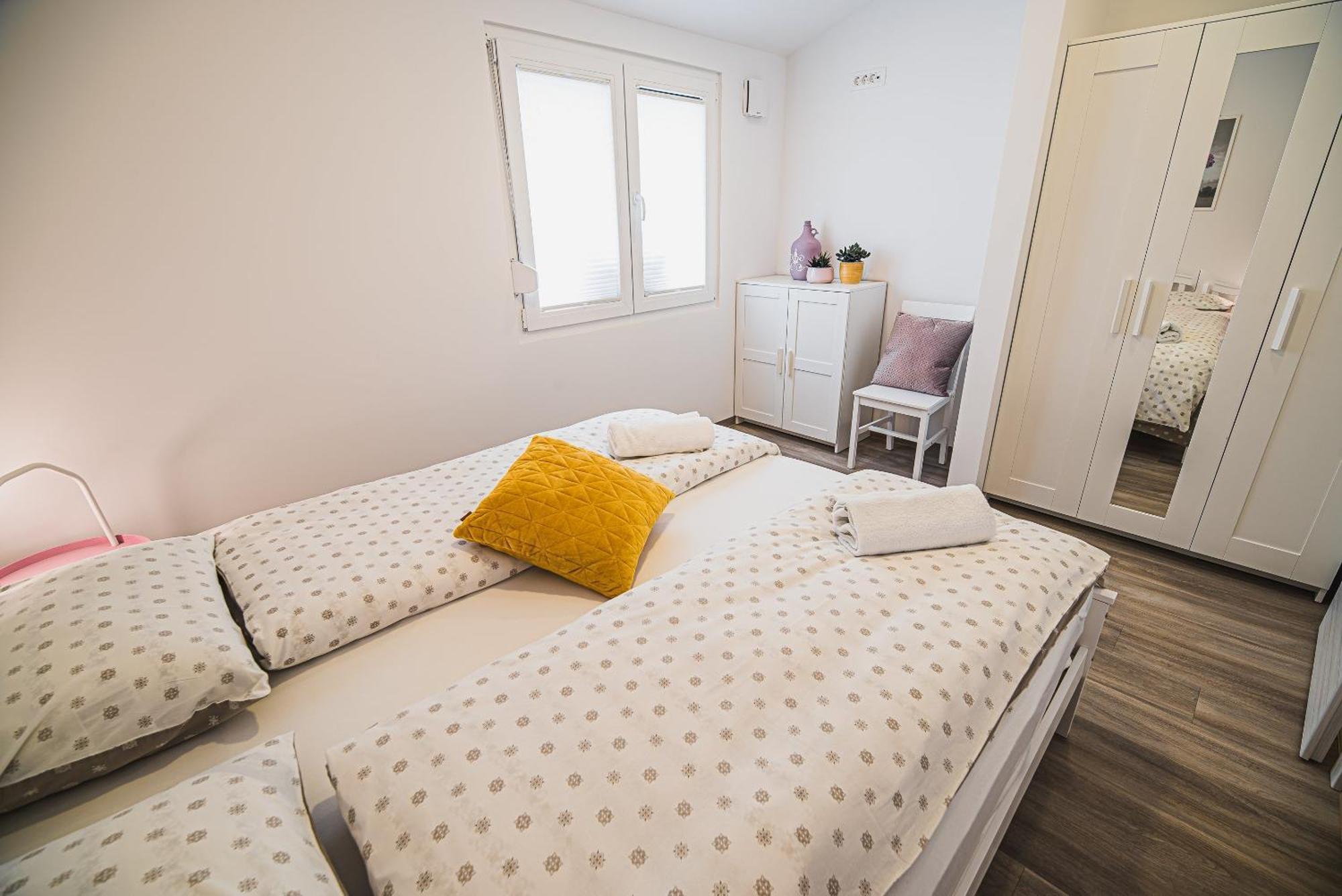 Gotar Apartment With Garden Кобарид Екстериор снимка